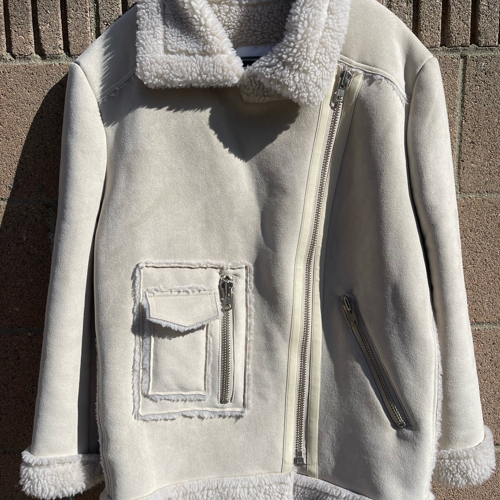 Cozy Shearling Jacket with Zipper